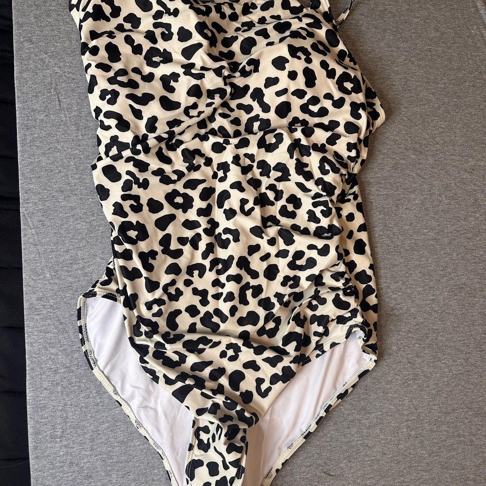 One shoulder One price swimsuit with tummy control